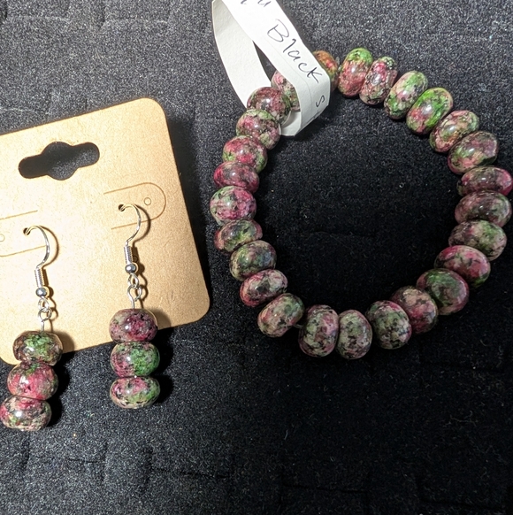 Jewelry - Black Spottel Quartz Earring And Bracelet Set